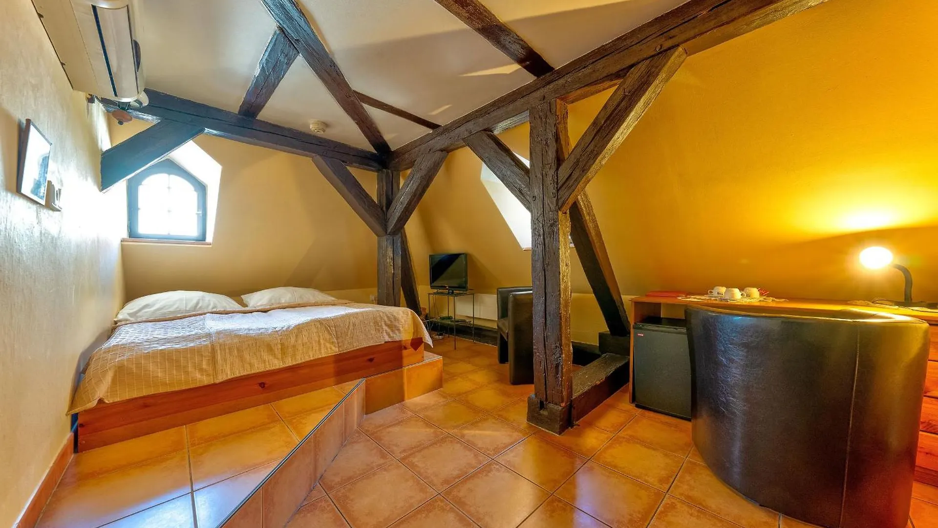 Betlem Club Hotel Prague 3*,